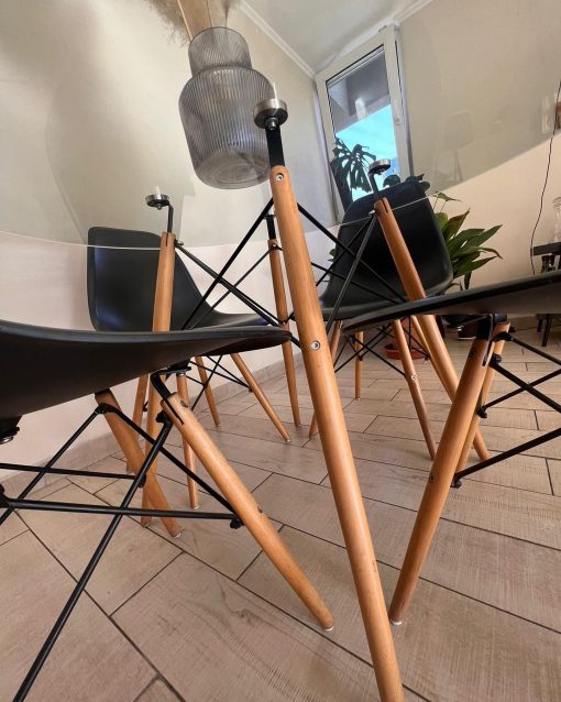 Comedor Eames + 4 sillas